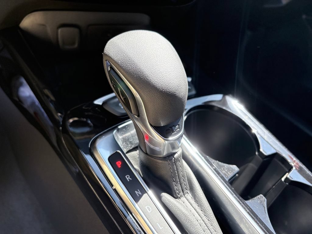 Used 2025 Chevrolet Trax LT FWD image 22