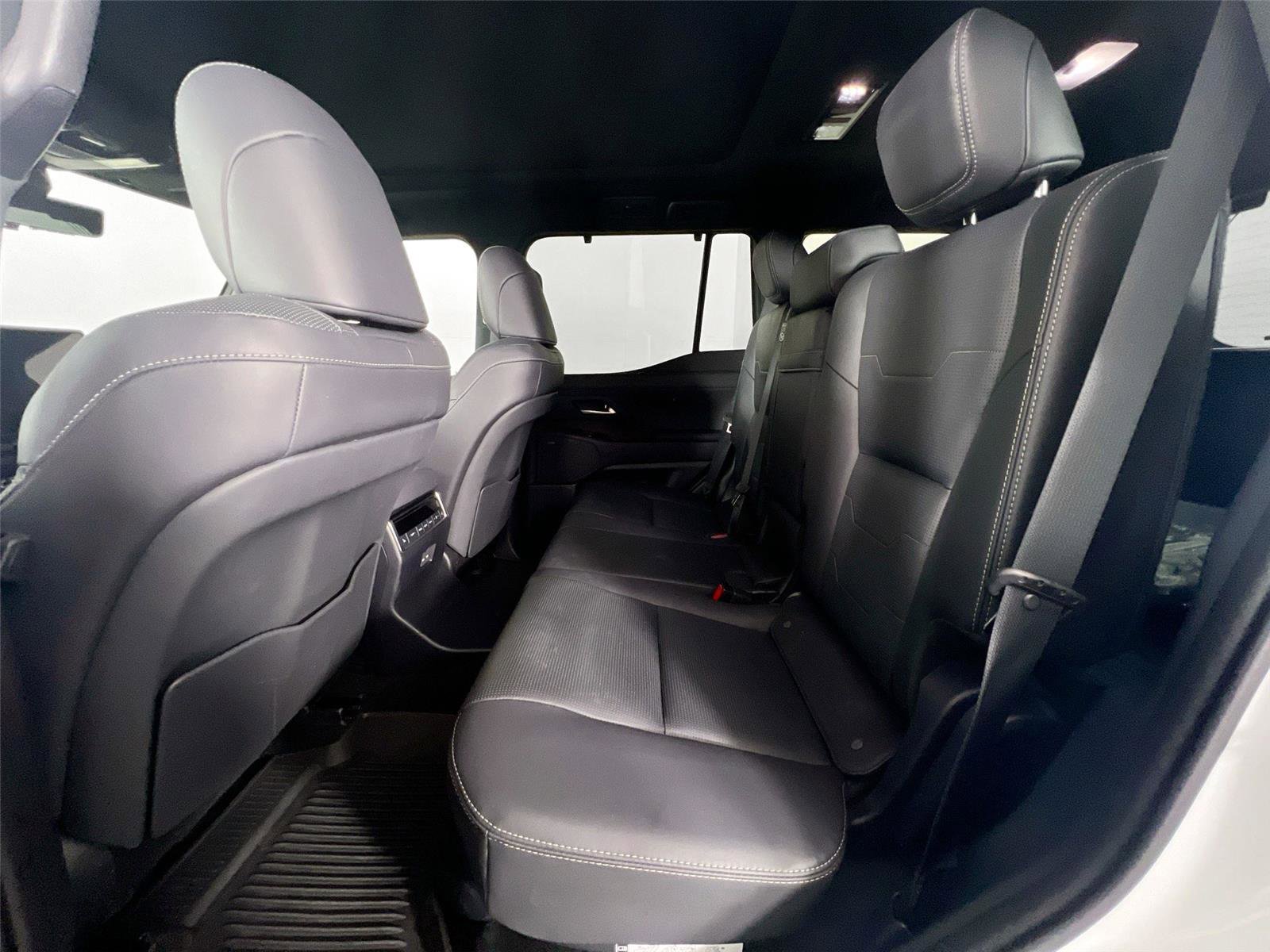 Used 2025 Lexus GX 550 w/ Accessory Package (2T) image 22