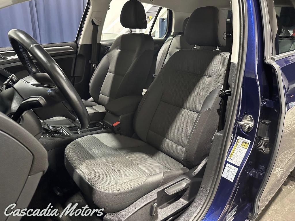 Used 2019 Volkswagen e-Golf SE w/ Driver Assistance Package image 7