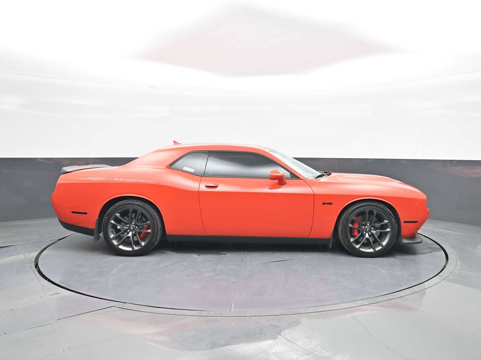 Used 2023 Dodge Challenger R/T image 9