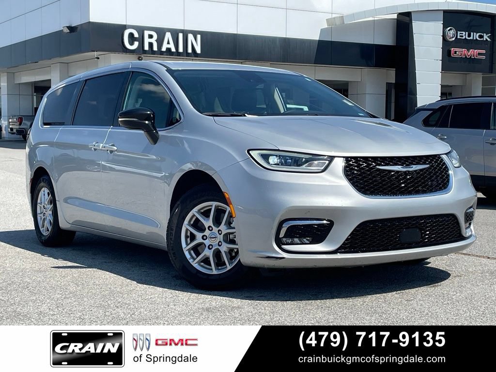 Used 2024 Chrysler Pacifica Touring-L