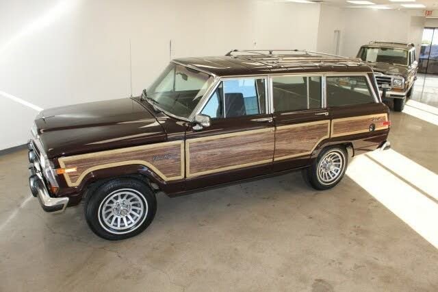 Used 1989 Jeep Grand Wagoneer image 32