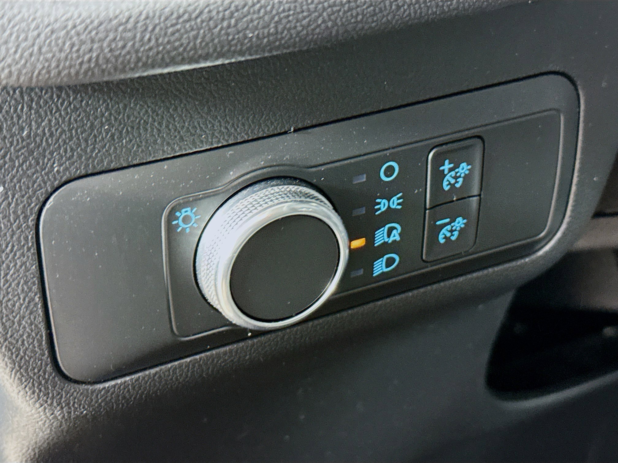 Used 2022 Ford Escape S image 9