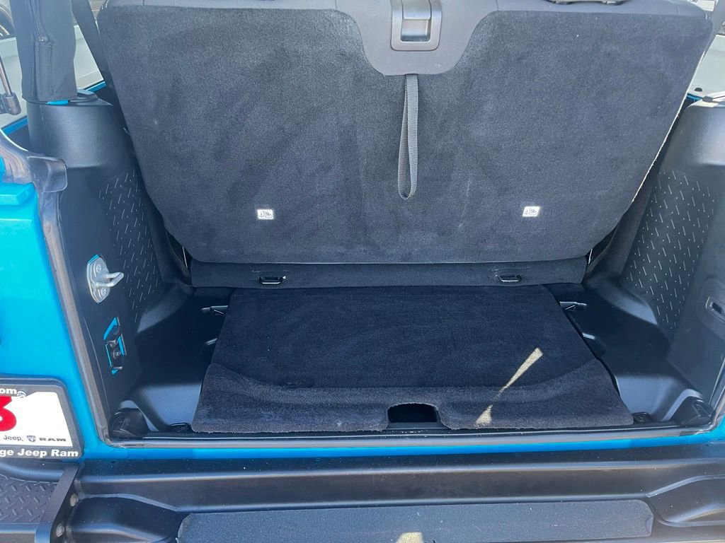 Used 2018 Jeep Wrangler Rubicon w/ Power Convenience Group image 28