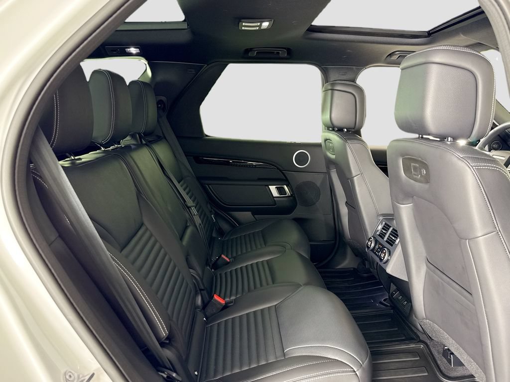 Used 2025 Land Rover Discovery S AWD/4WD image 15