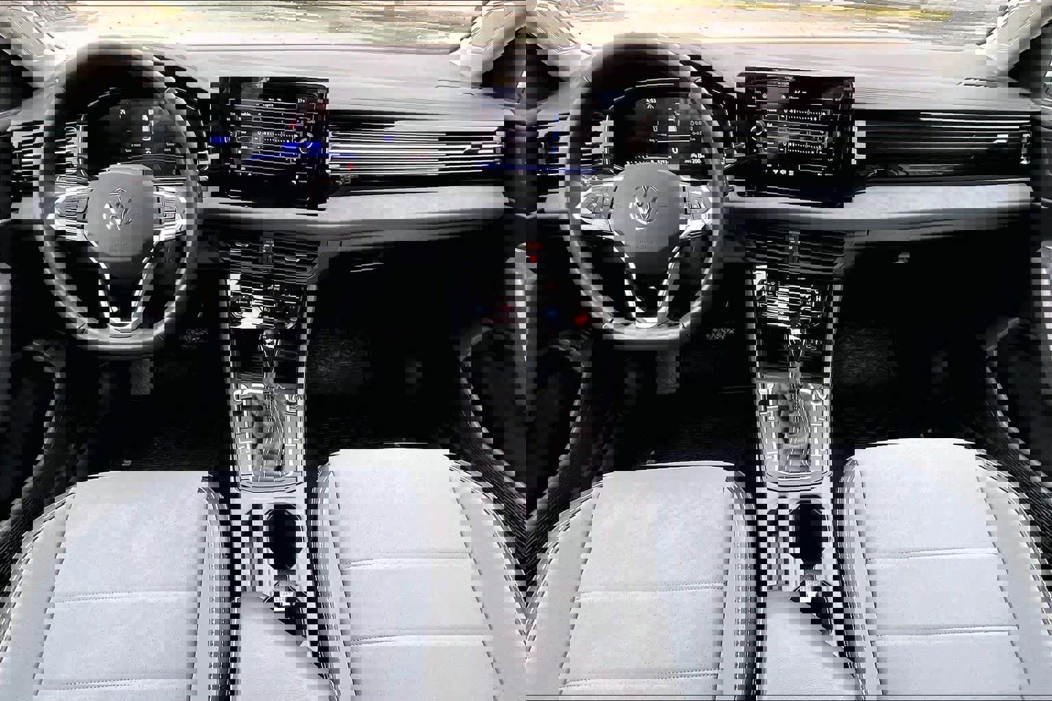 Used 2025 Volkswagen Jetta SE image 14