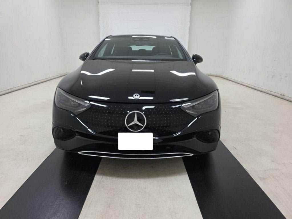 Used 2023 Mercedes-Benz EQE 500 4MATIC Sedan w/ Exclusive Trim Package image 2