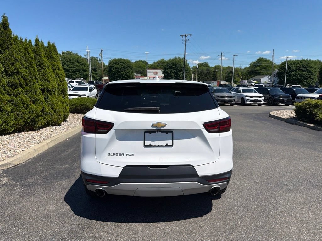 Used 2024 Chevrolet Blazer LT AWD/4WD image 5