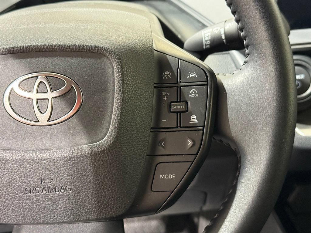 Certified 2025 Toyota Prius LE FWD image 22