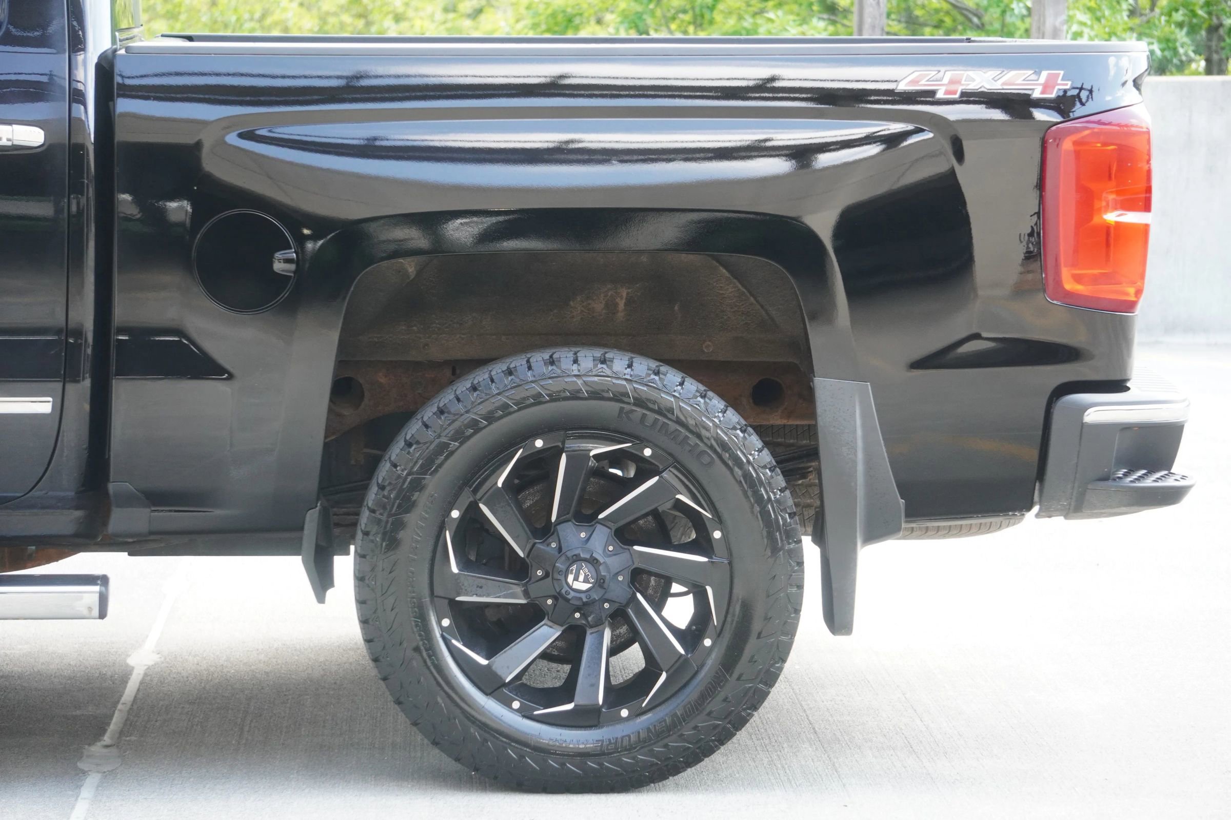 Used 2017 Chevrolet Silverado 1500 LTZ w/ Sport Package AWD/4WD image 30