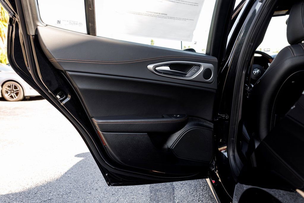 New 2025 Alfa Romeo Giulia AWD w/ Driving Assist Package image 31