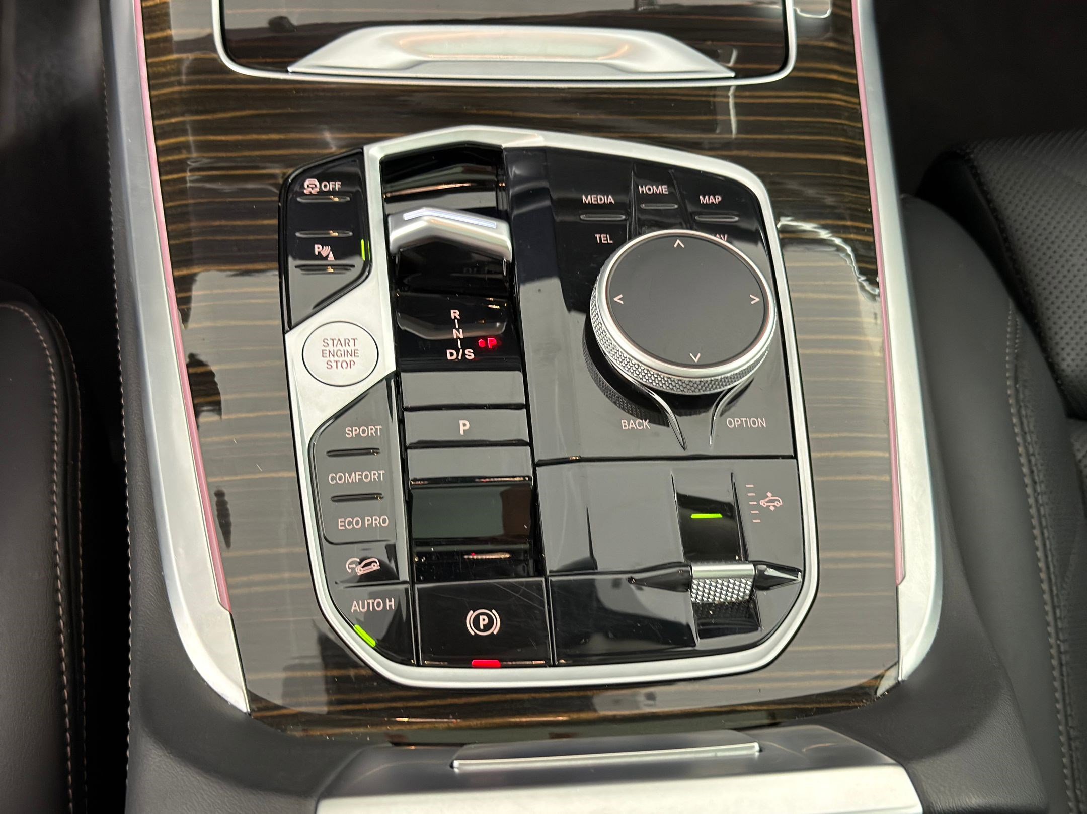 Used 2025 BMW X7 xDrive40i image 15