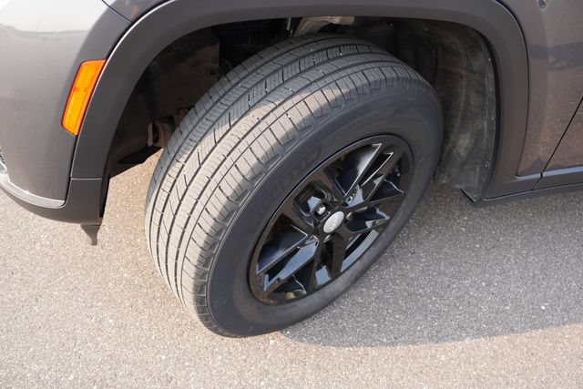 Certified 2024 Jeep Grand Cherokee L Laredo w/ Luxury Tech Group I AWD/4WD image 13
