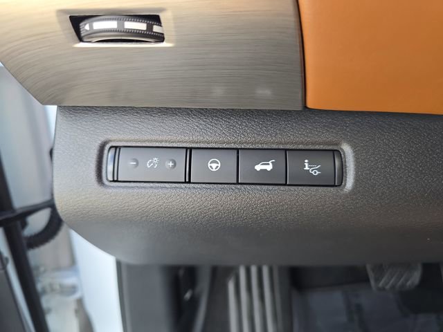 Used 2025 Nissan Pathfinder Platinum w/ Cargo Package image 24