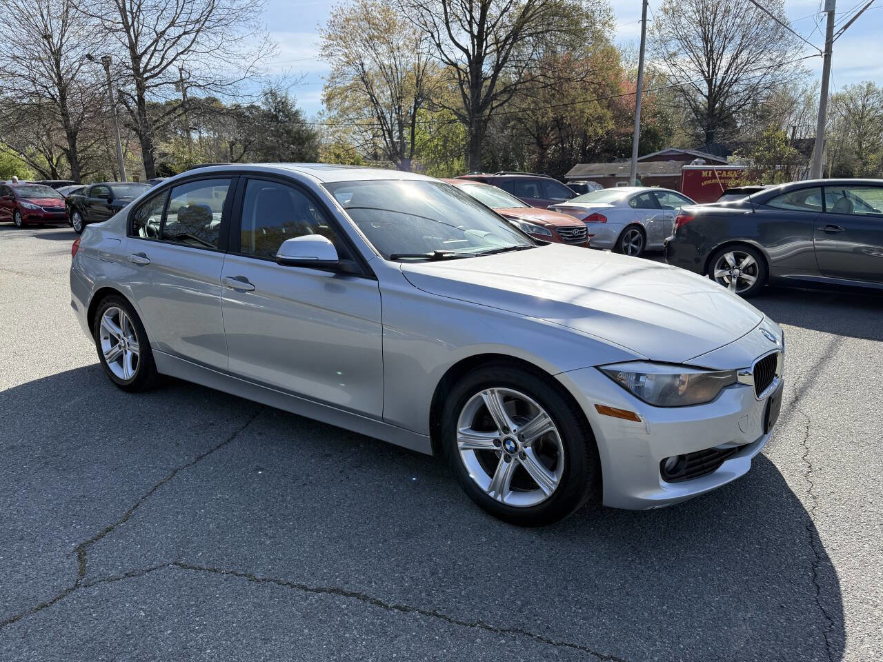 Used 2014 BMW 320i 320i 4dr Sedan image 4
