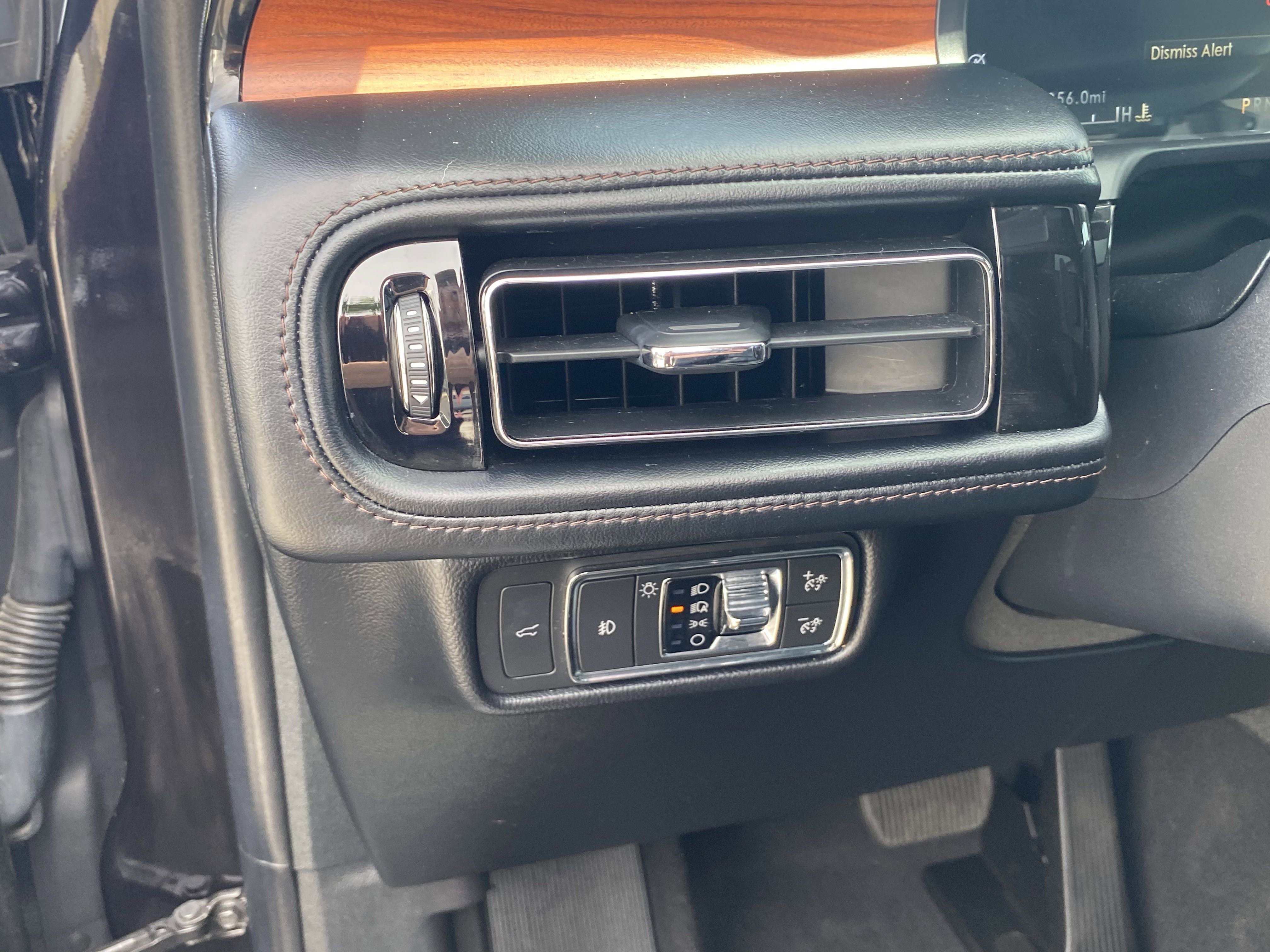 Used 2020 Lincoln Aviator Reserve w/ Equipment Group 202A image 19