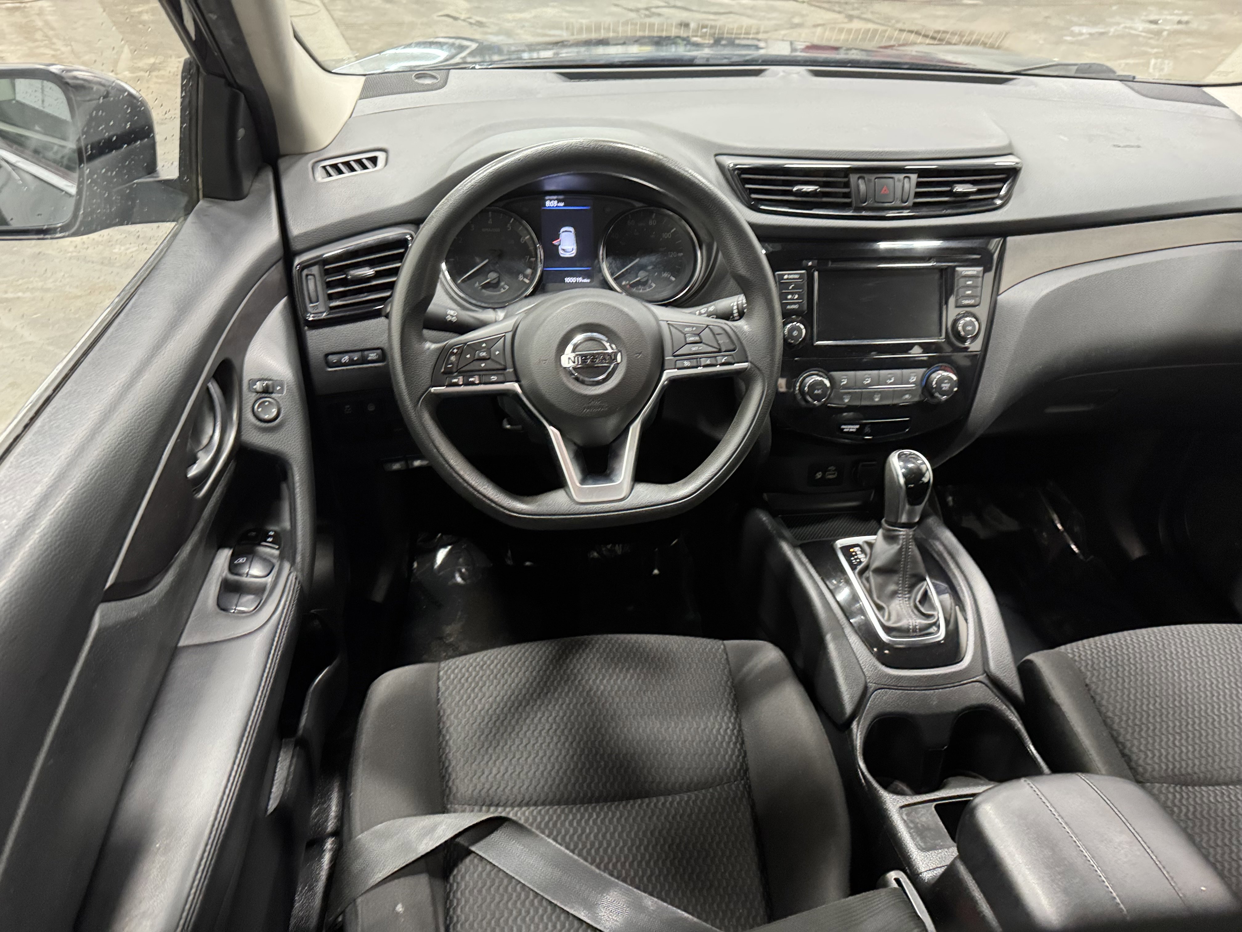 Used 2020 Nissan Rogue Sport S image 24