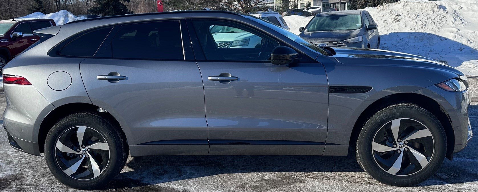 New 2026 Jaguar F-PACE R-Dynamic S image 4