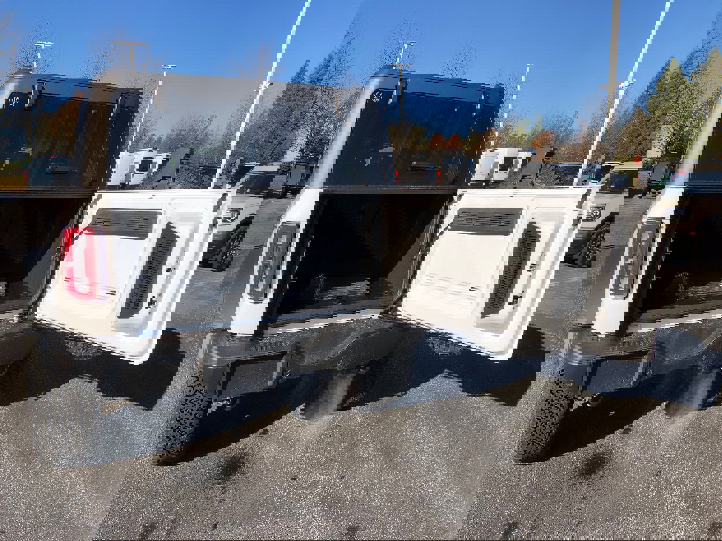 New 2025 Ford Bronco Badlands image 16