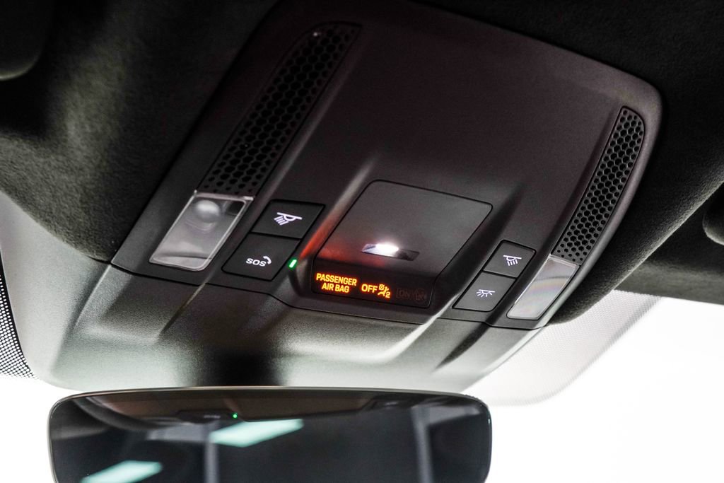 Used 2020 Porsche Taycan 4S image 37