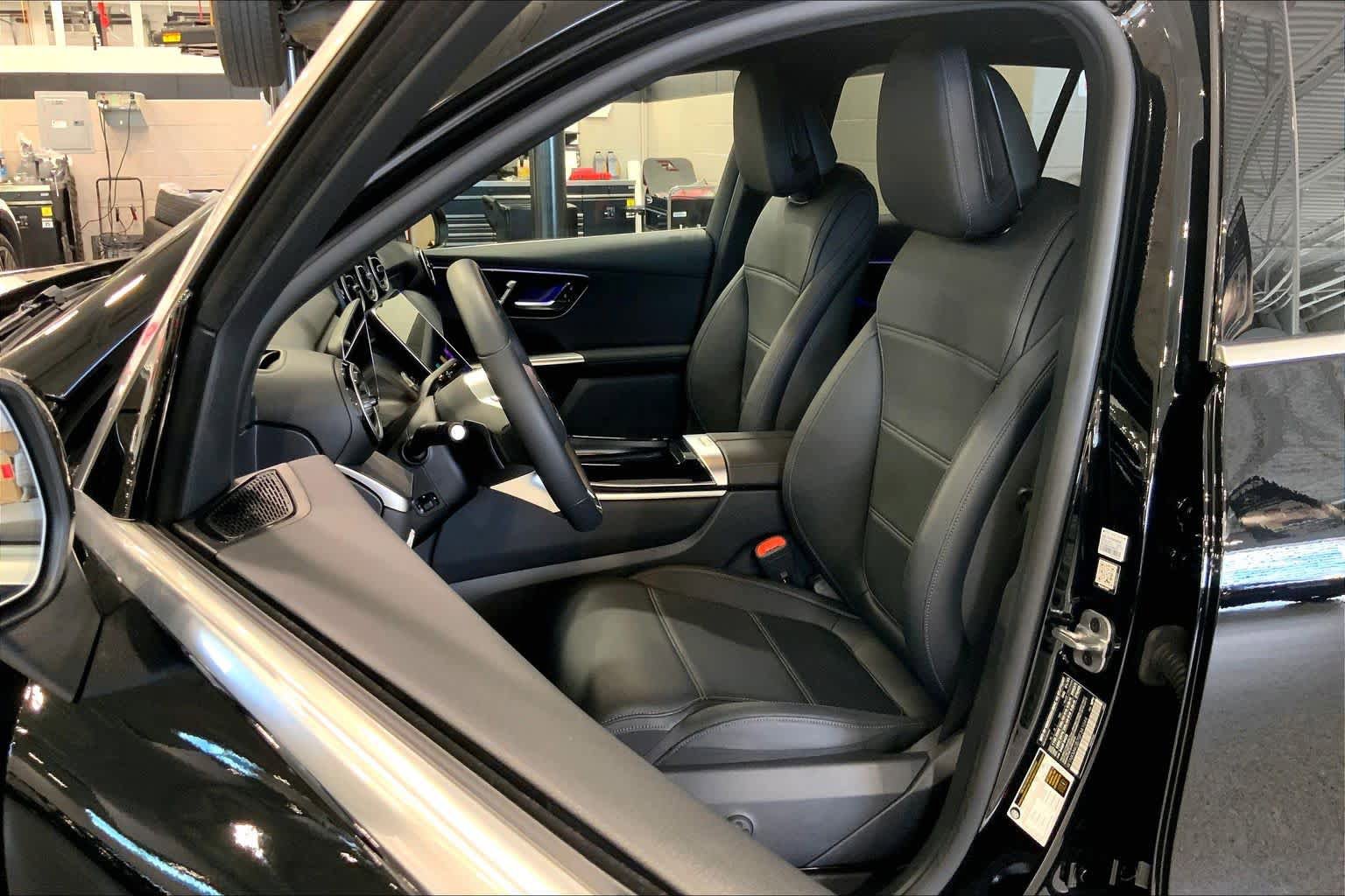 Used 2025 Mercedes-Benz GLC 300 image 8