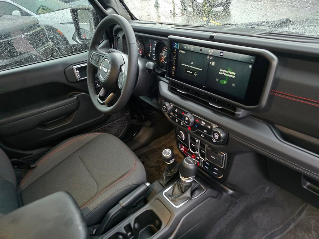 Used 2025 Jeep Gladiator Rubicon image 12