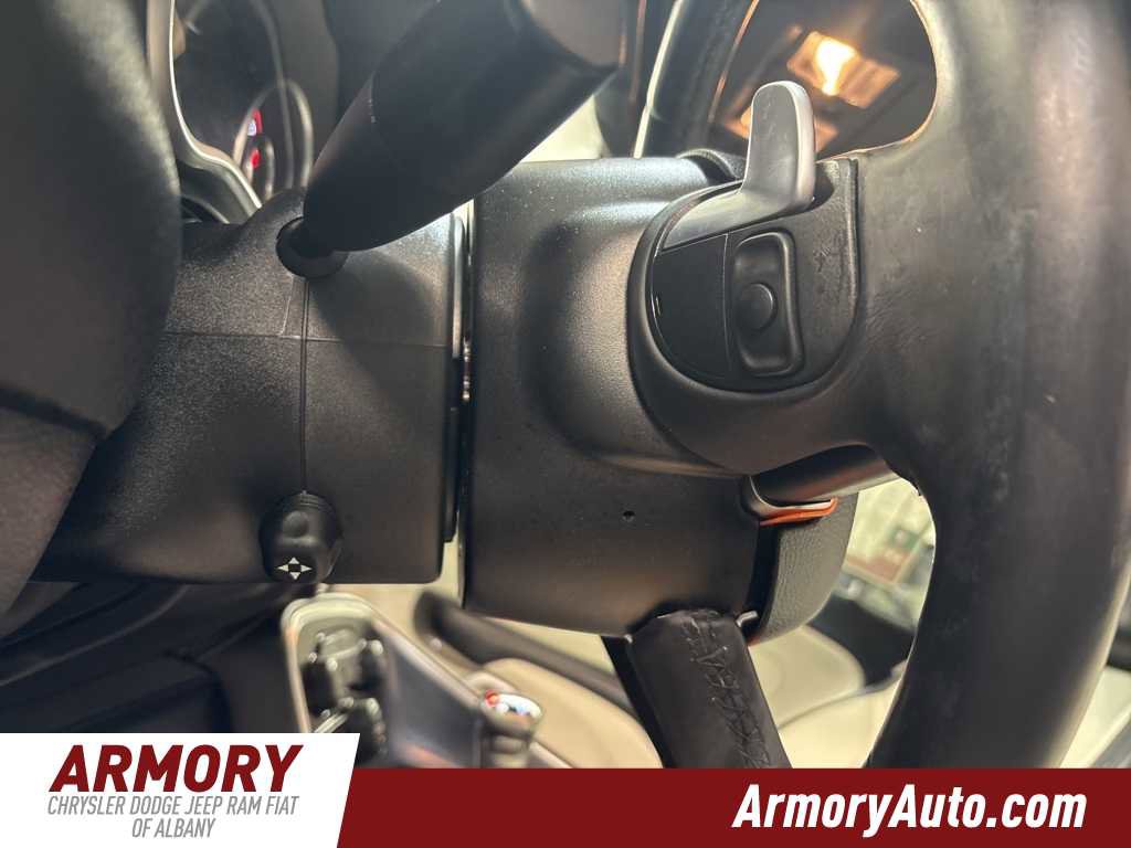 Used 2015 Dodge Challenger R/T Plus image 13