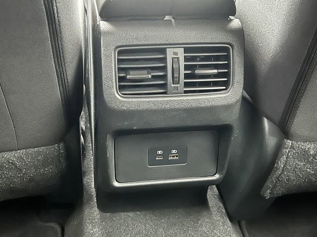 Used 2023 Nissan Rogue SV image 30