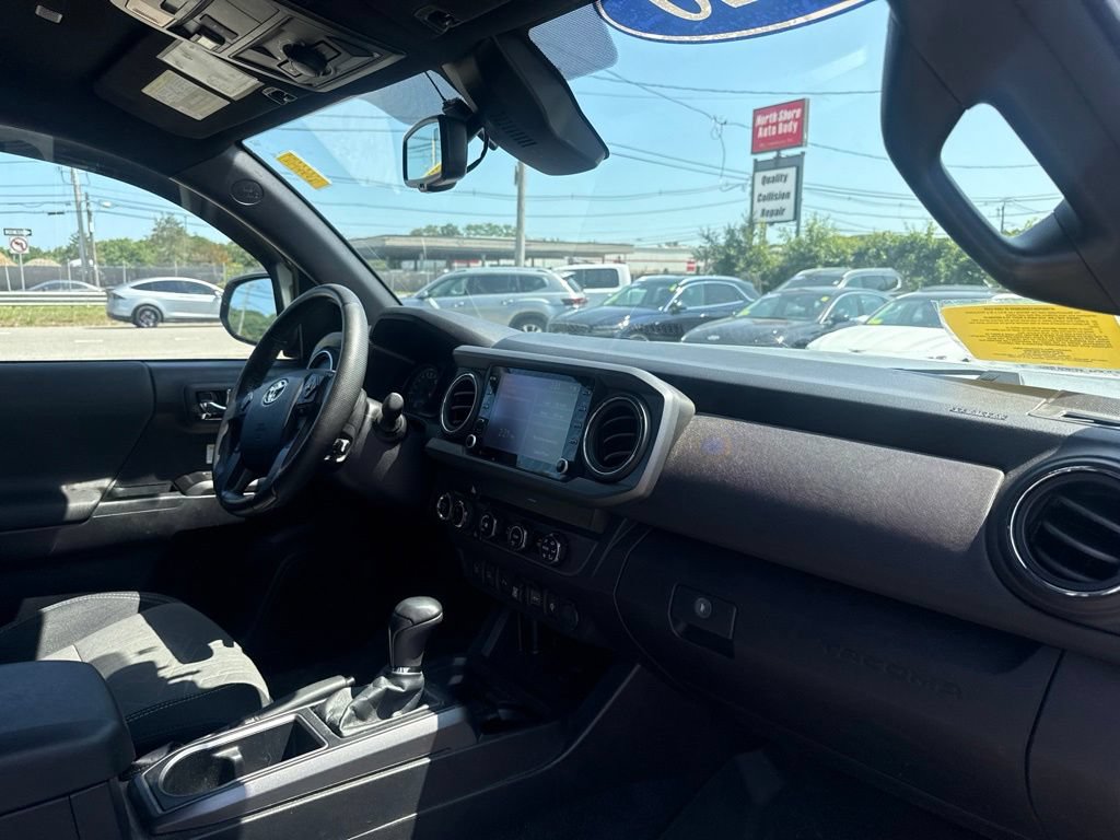 Used 2020 Toyota Tacoma TRD Off-Road w/ Technology Package AWD/4WD image 21