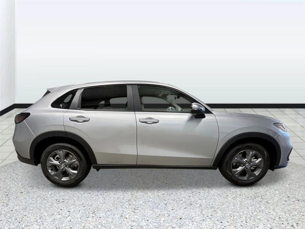 New 2027 Honda HR-V LX image 2