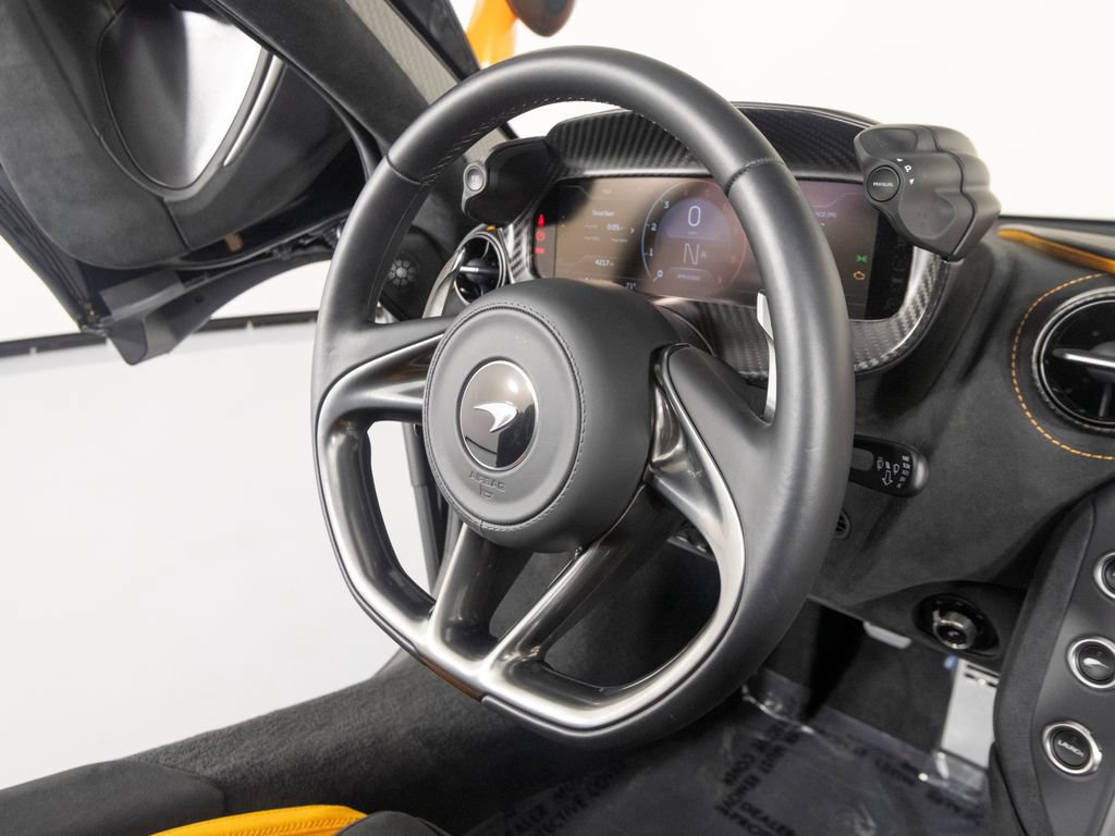 Used 2024 McLaren 750S Spider RWD image 31