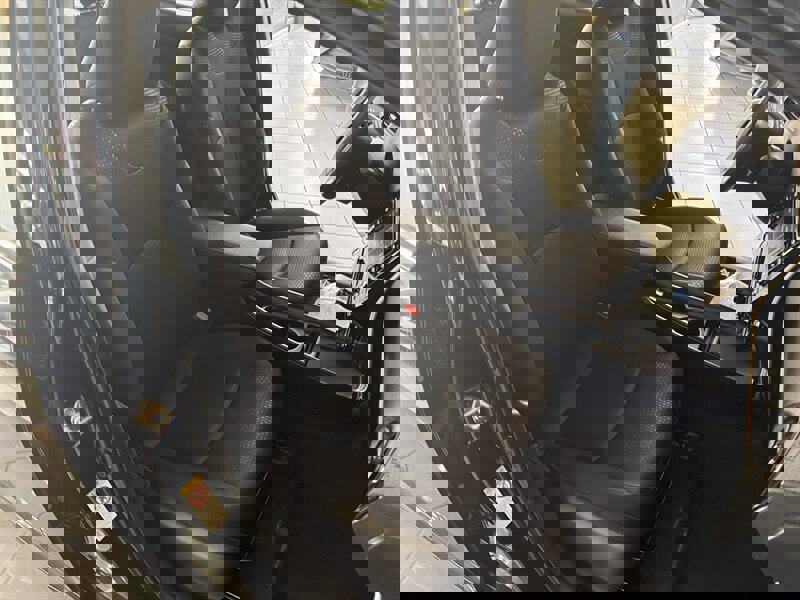 Used 2022 Toyota Prius LE image 24