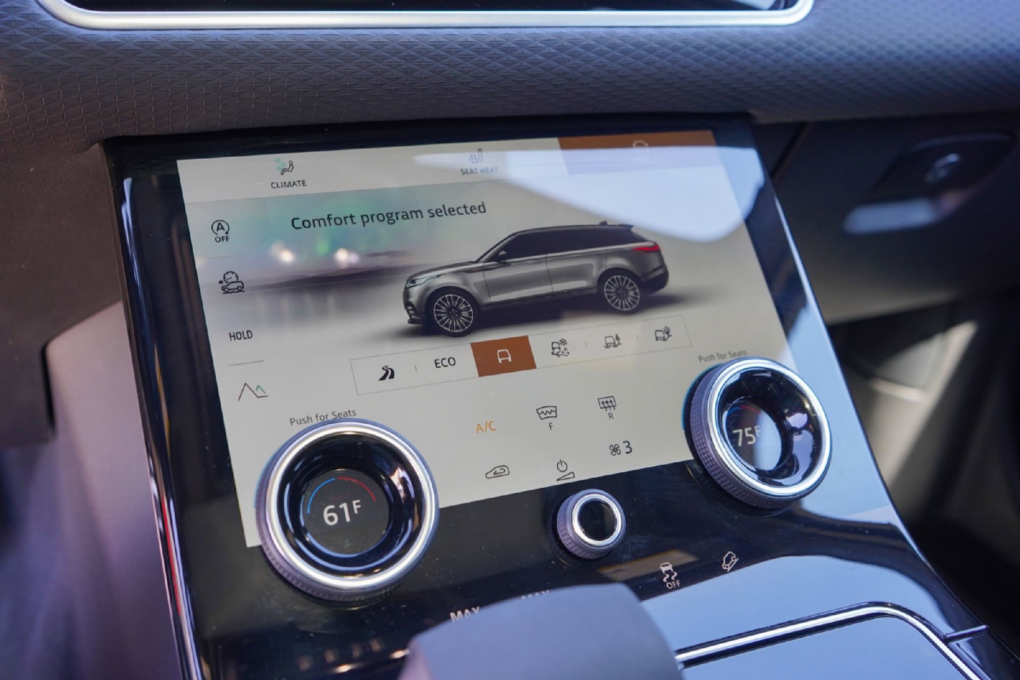 Used 2023 Land Rover Range Rover Velar R-Dynamic S image 15