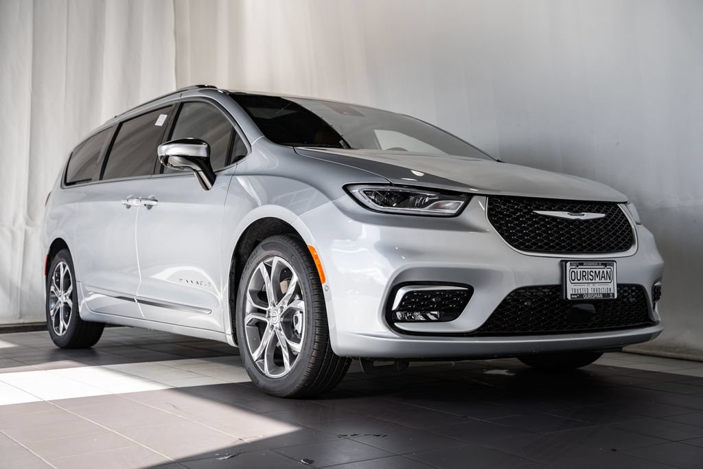 New 2026 Chrysler Pacifica Pinnacle