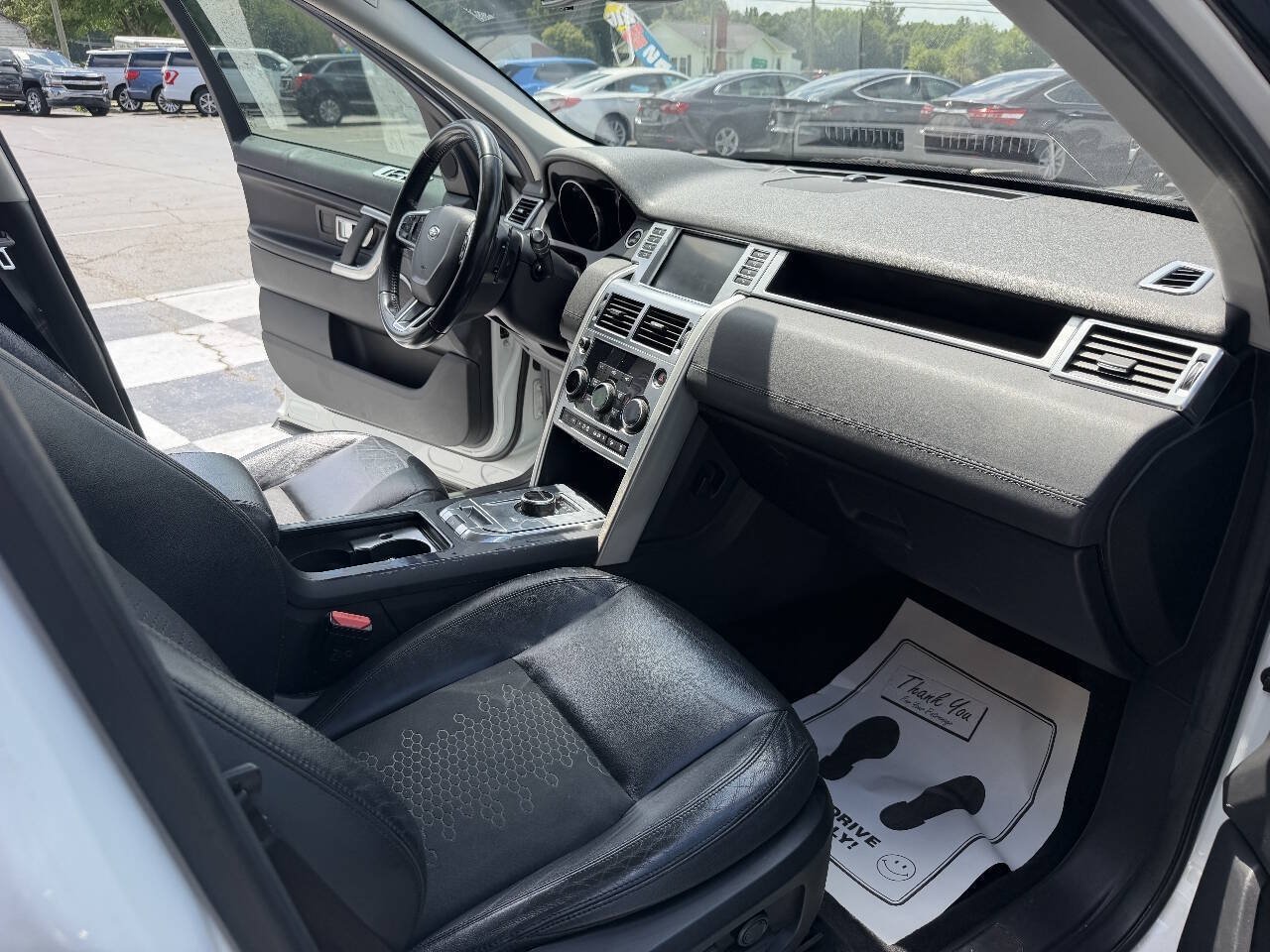 Used 2017 Land Rover Discovery Sport SE AWD/4WD image 11