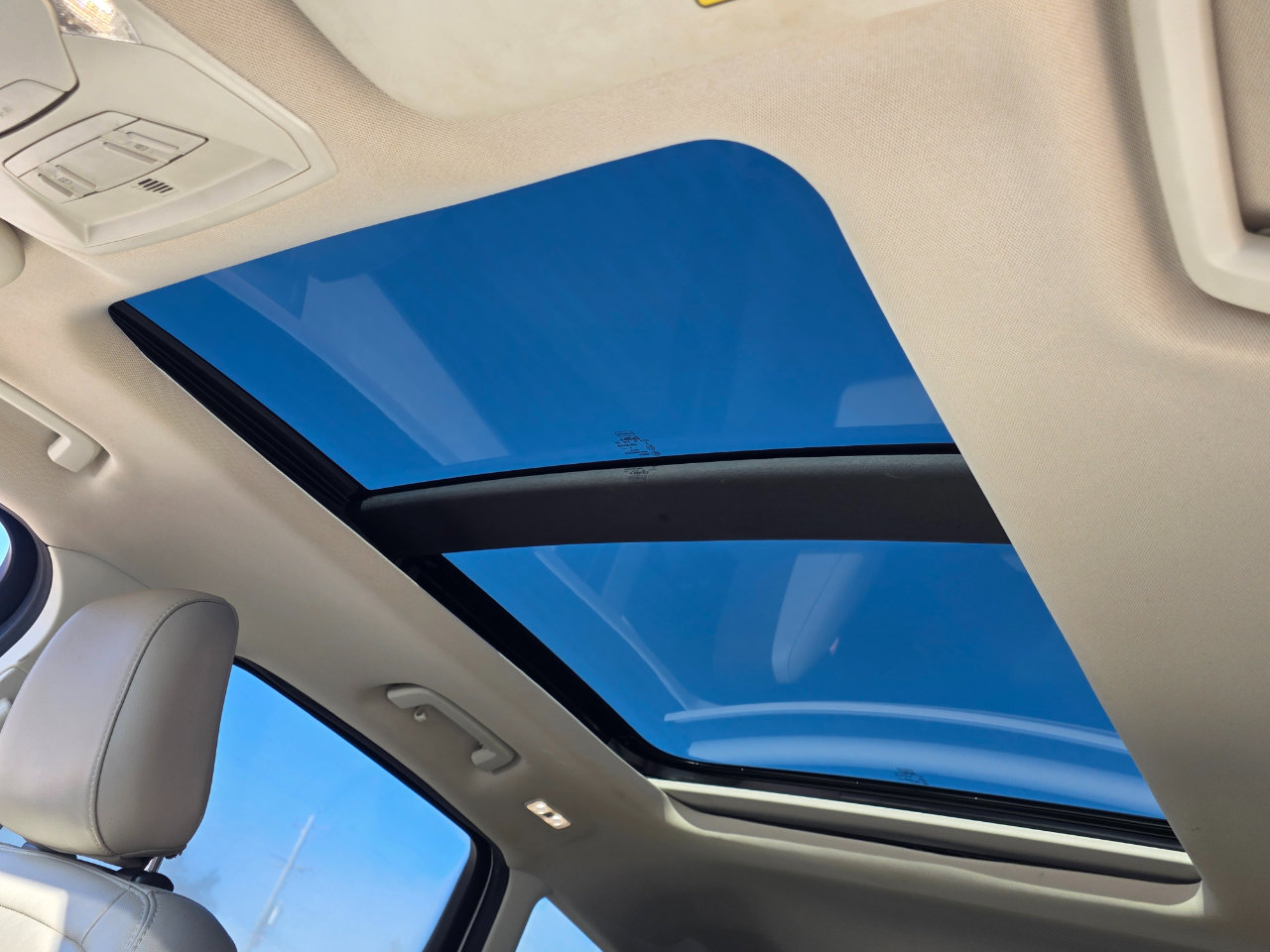 Used 2019 Ford Escape SEL image 3