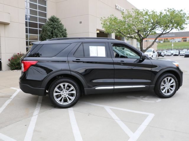 Certified 2023 Ford Explorer XLT w/ Equipment Group 202A AWD/4WD image 7