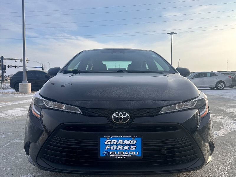 Used 2024 Toyota Corolla LE image 3