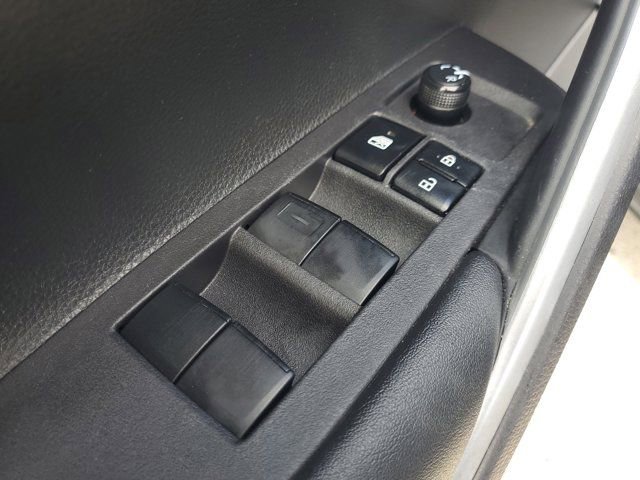 Used 2024 Toyota Corolla Cross XLE image 19