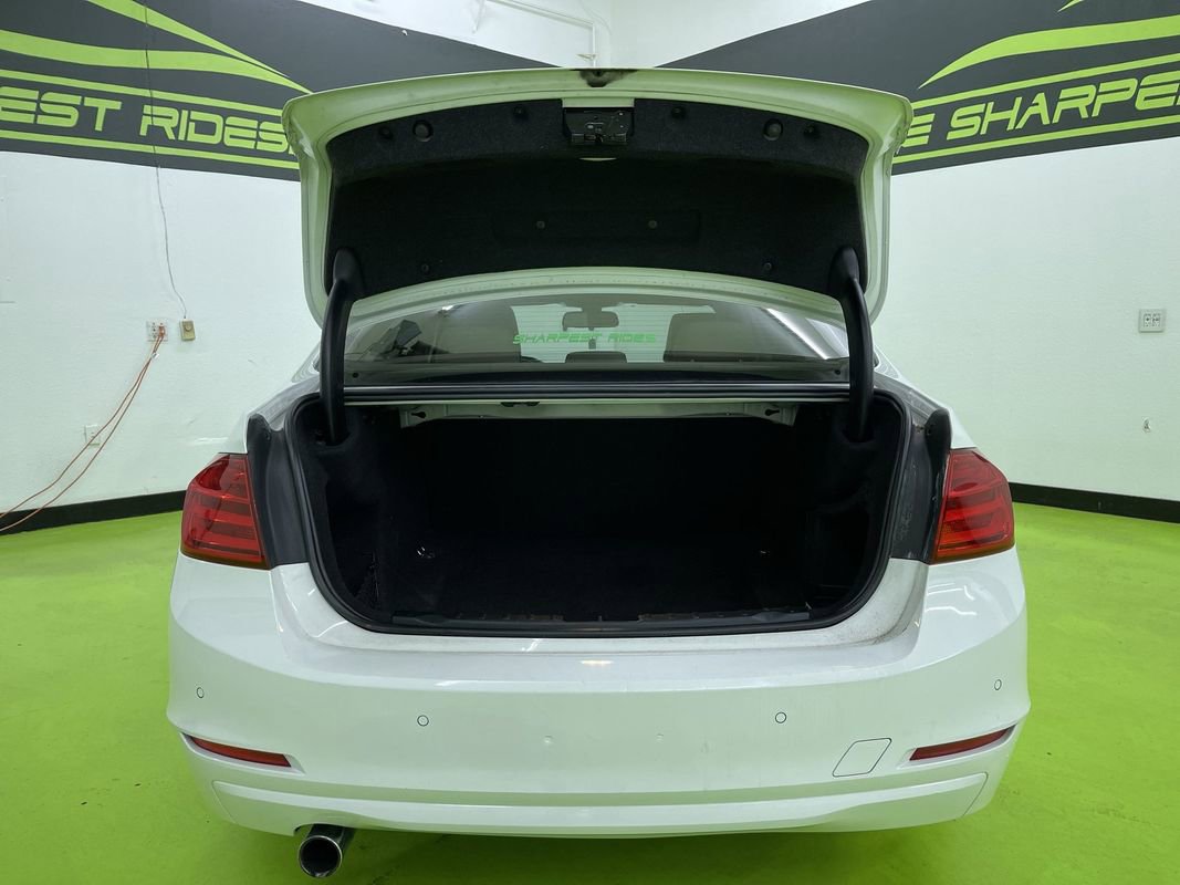 Used 2014 BMW 320i xDrive Sedan image 9