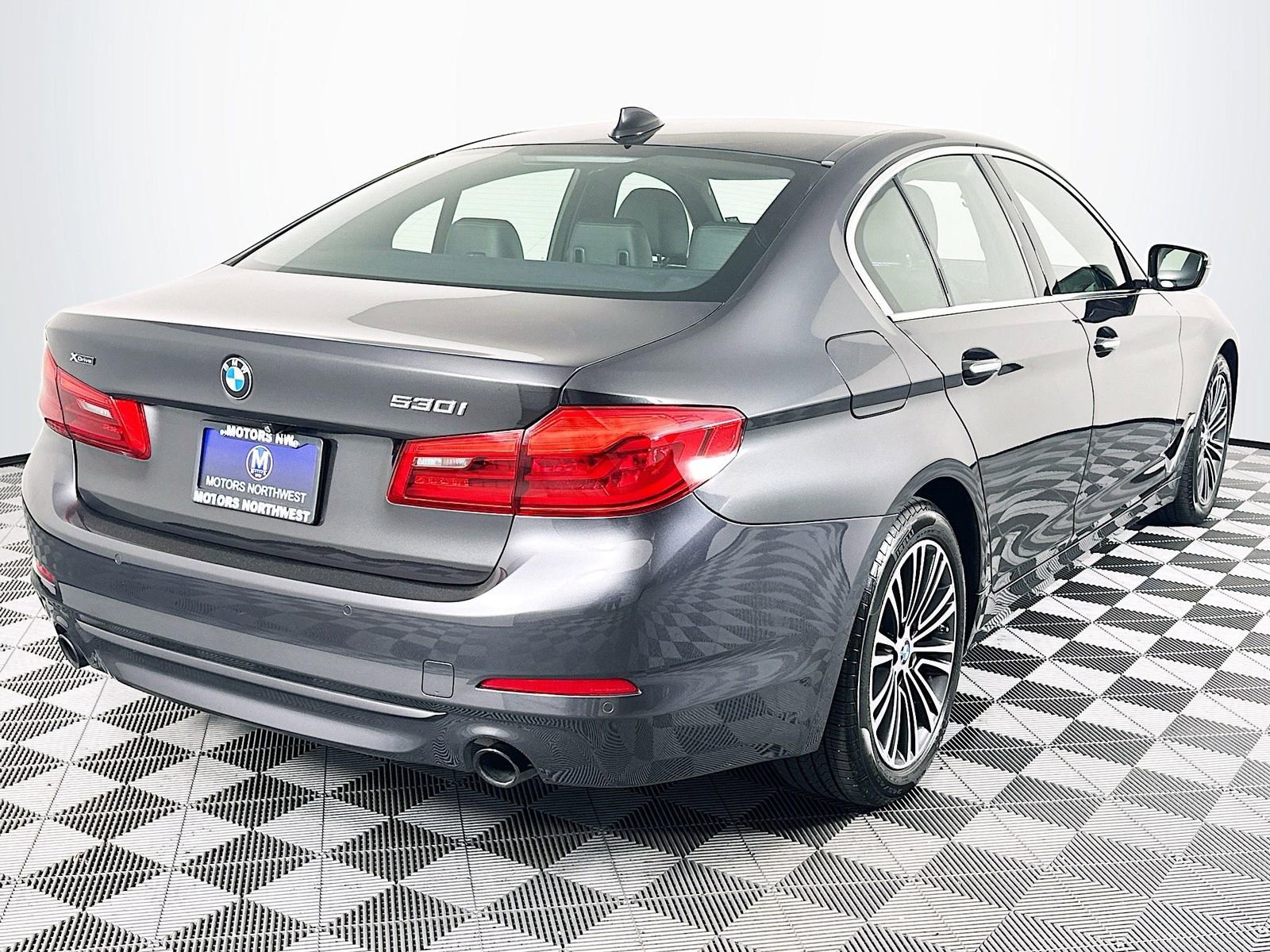 Used 2018 BMW 530i xDrive AWD/4WD image 27