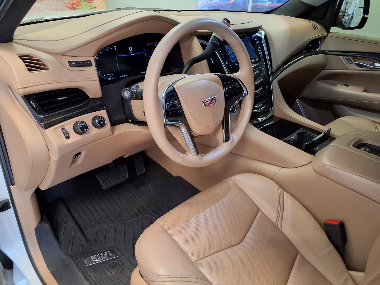 Used 2019 Cadillac Escalade ESV Platinum AWD/4WD image 21