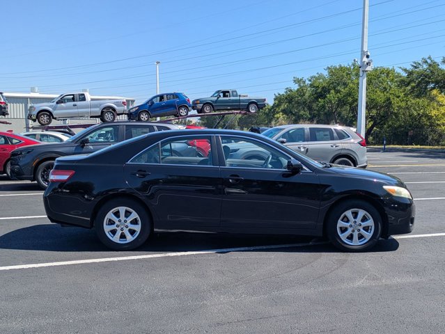 Used 2011 Toyota Camry LE w/ LE Extra-Value Pkg image 4