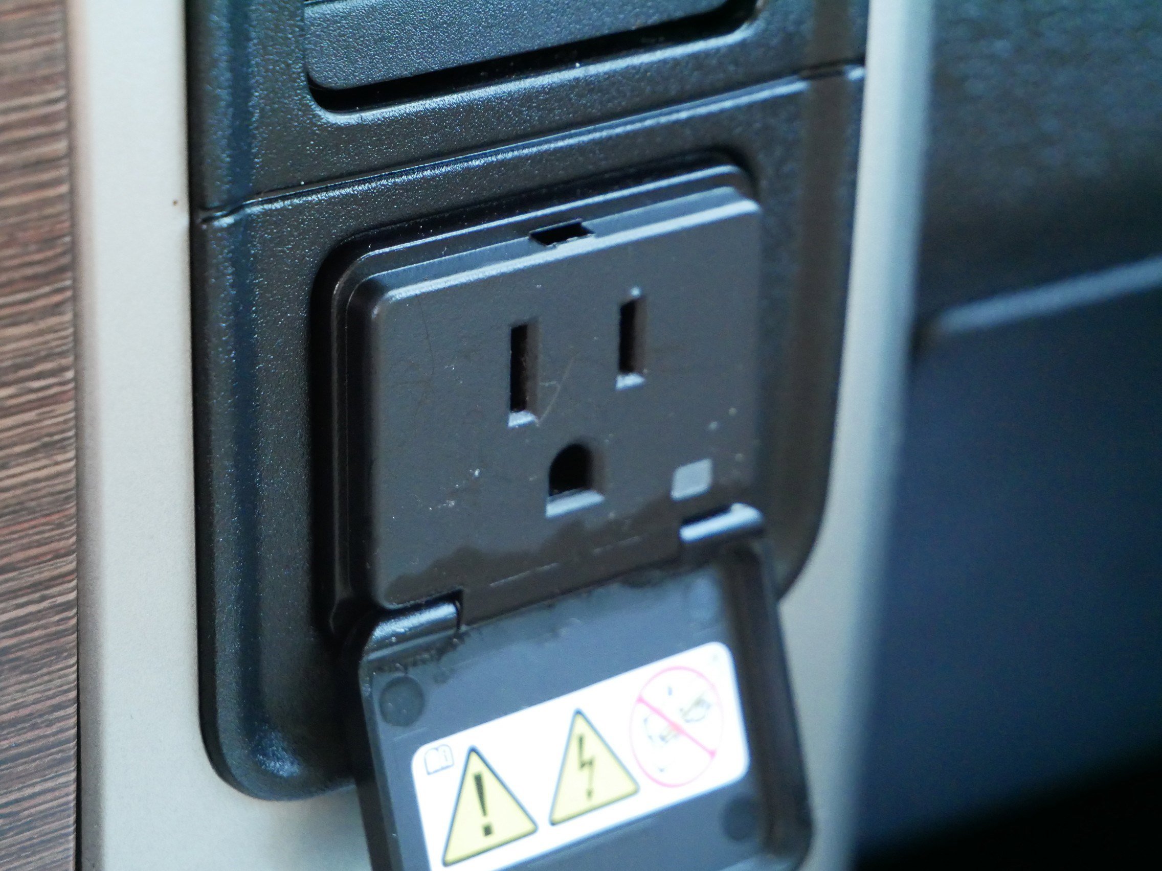 Used 2014 RAM 1500 Laramie w/ Trailer Tow Group image 31