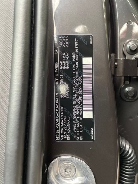Certified 2023 Volvo XC60 B5 Plus AWD/4WD image 27