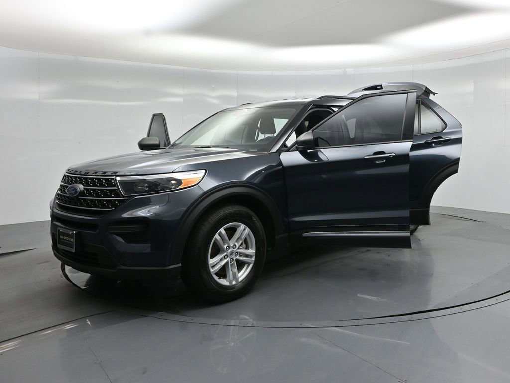 Certified 2024 Ford Explorer XLT image 30