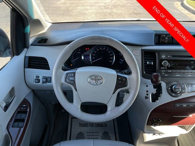 Used 2011 Toyota Sienna XLE image 19