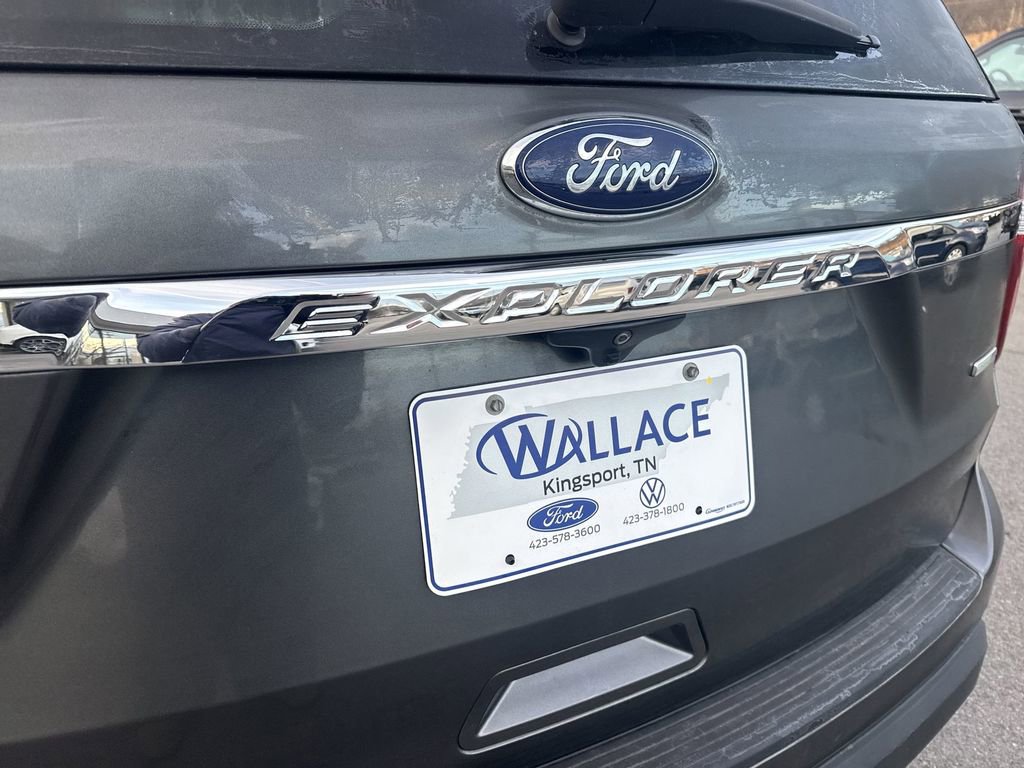 Used 2019 Ford Explorer XLT image 6