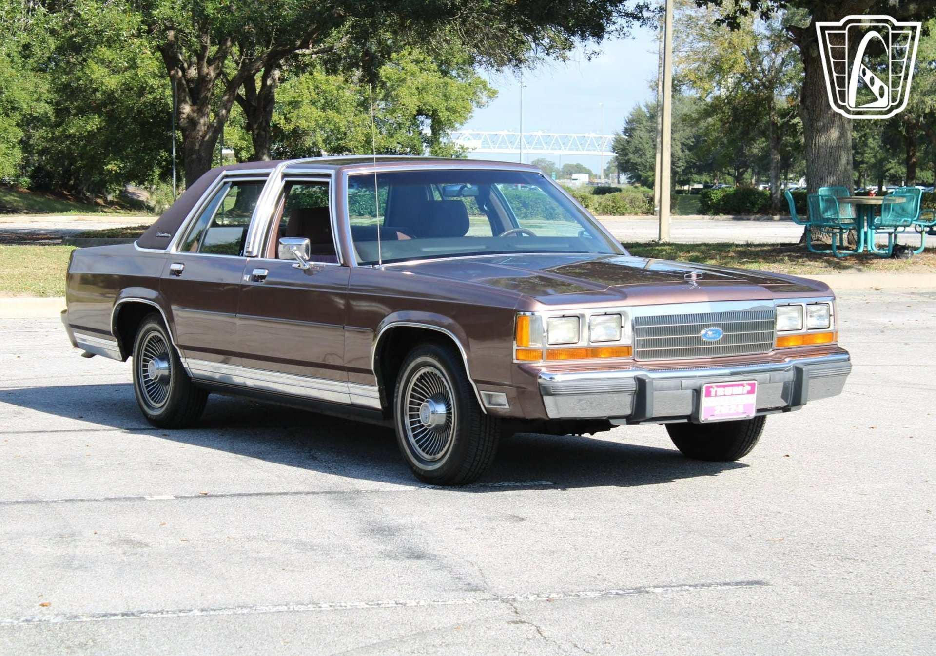 Used 1989 Ford LTD Crown Victoria image 14