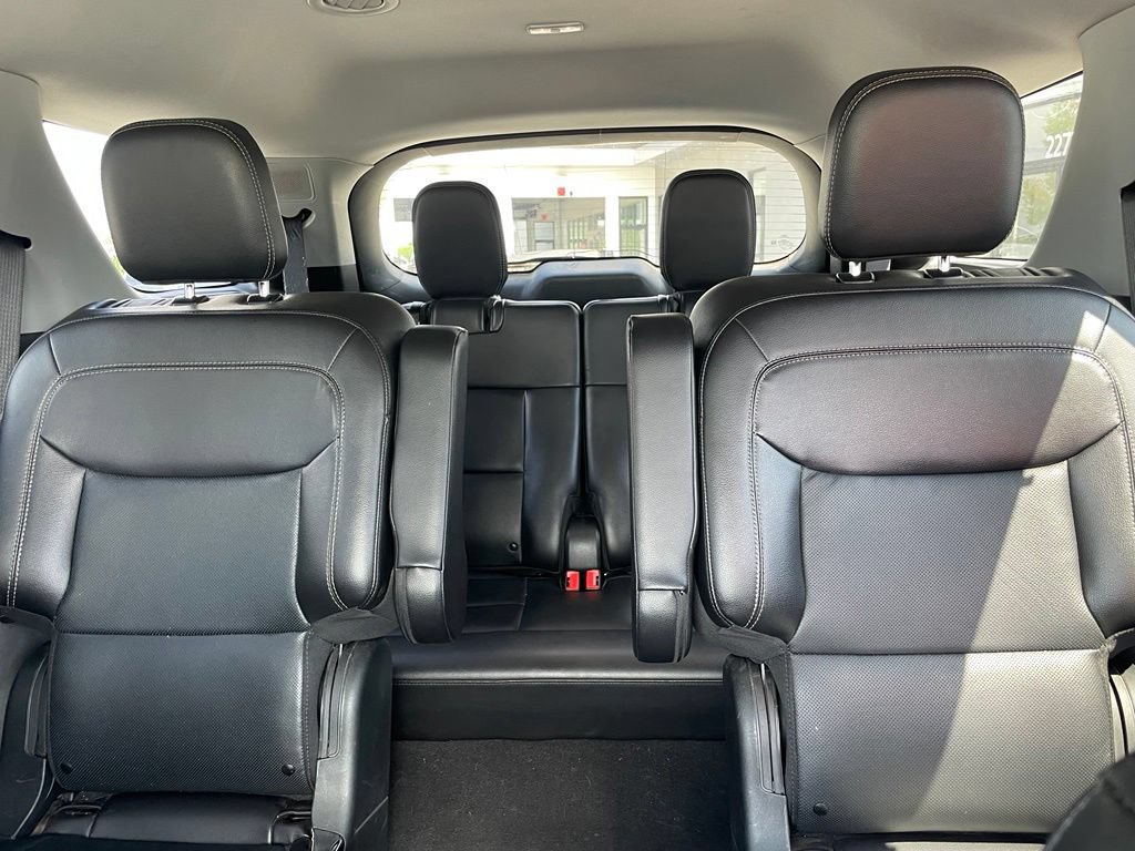Used 2024 Ford Explorer Limited AWD/4WD image 22